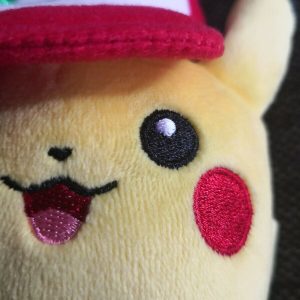 Peluche Pikachu chasseur Pokémon